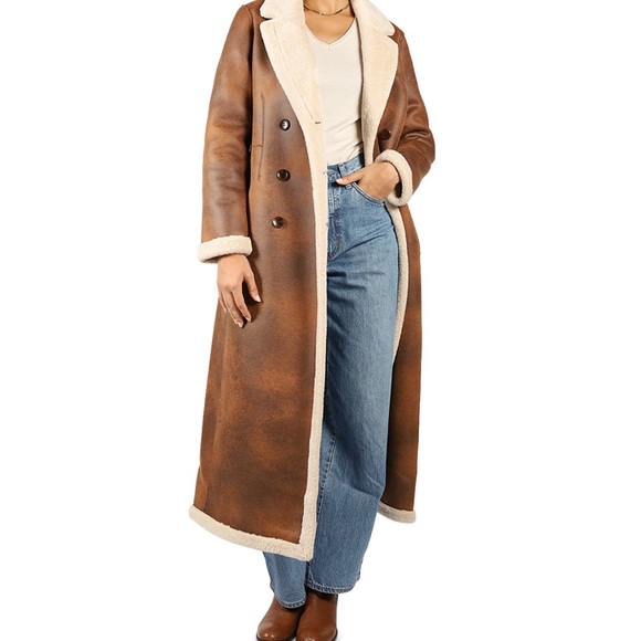 ARTICO Faux Shearling Coat. Made in Italy. Price Is Firm. - Picture 2 of 16